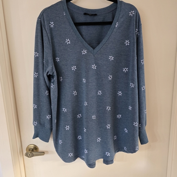 Blue Floral V-Neck Women's Top - Picture 1 of 5